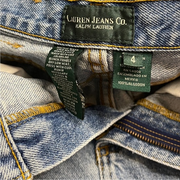 Ralph Lauren Frayed Denim Shorts Size 4 Light Wash - Picture 6 of 11